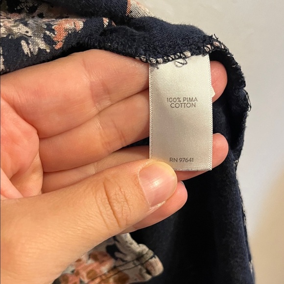 J. Jill 100% Pima Cotton Navy Floral Women's Top Large - Picture 4 of 6